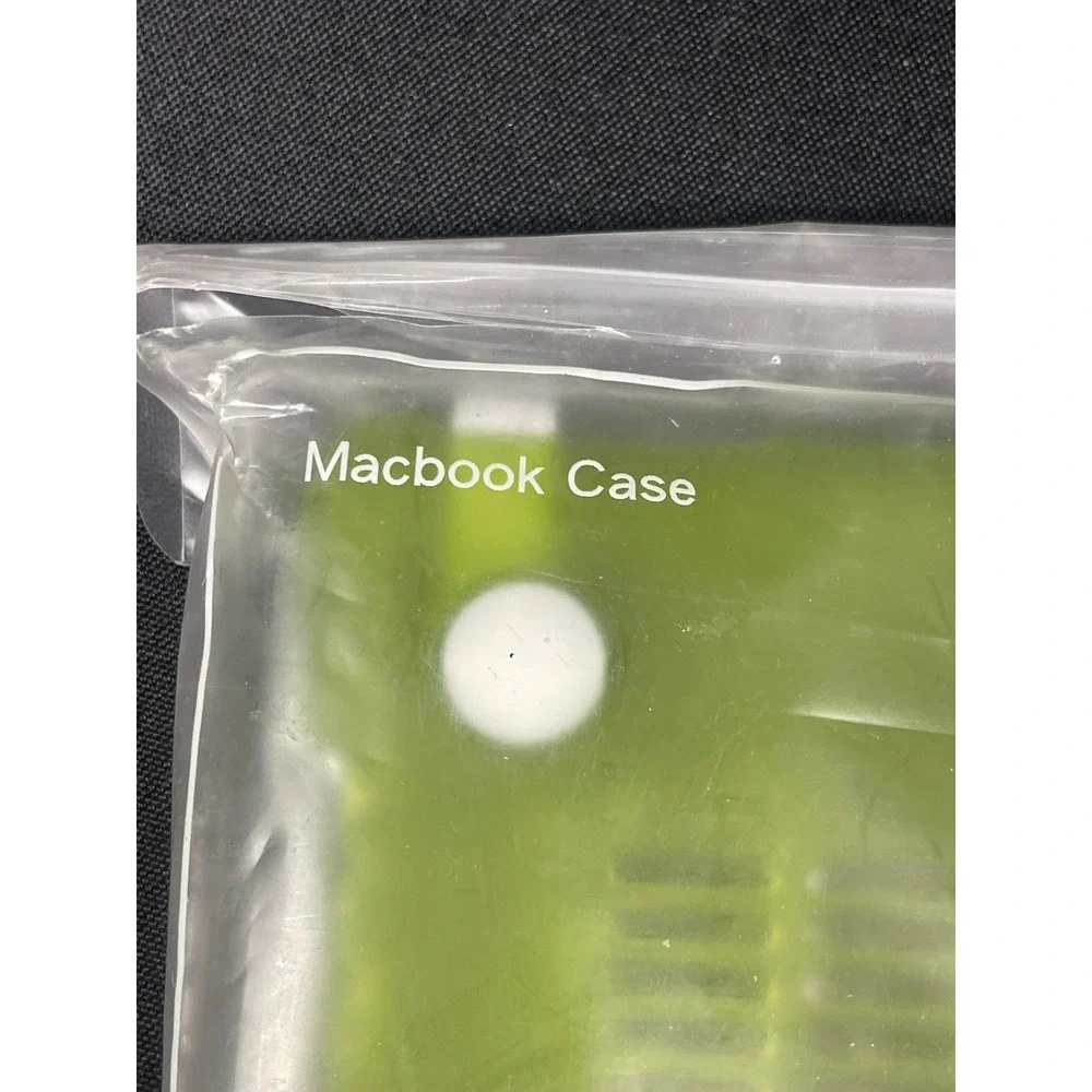 iBenzer Lime Green Soft Skin MacBook Case with Keyboard Cover and Cloth NEW